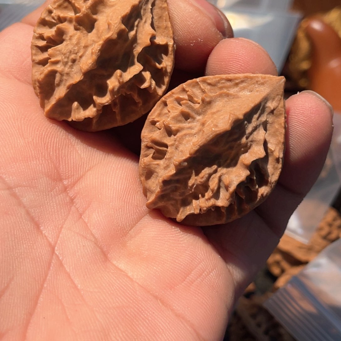 文玩核桃吊坠@****事鳄鱼背