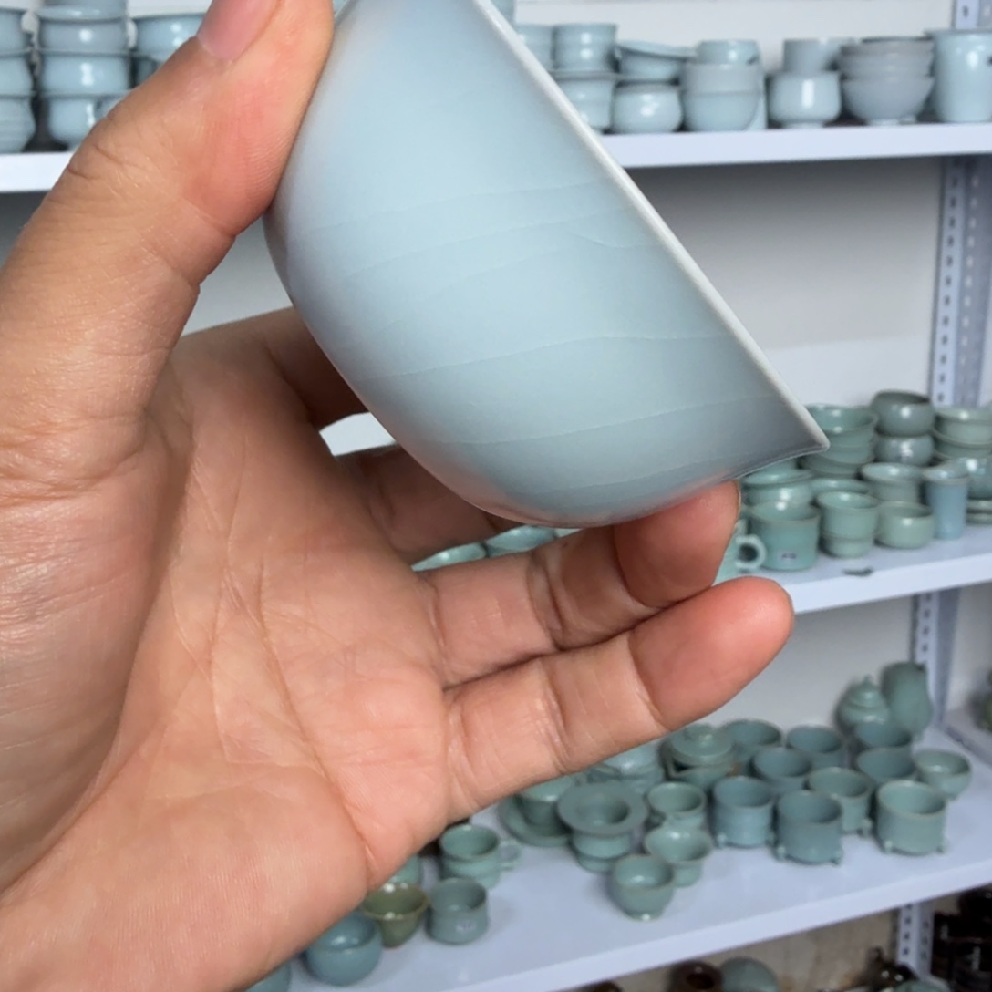 摆件陶汝瓷月白鸡缸杯