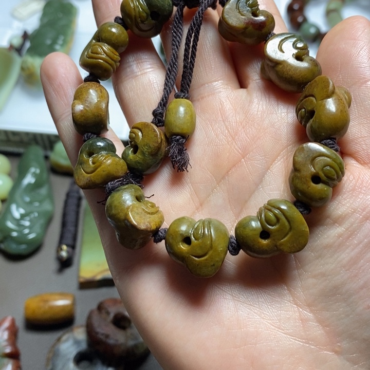 岫岩河磨玉（透闪石质玉）手链未镶嵌未****e