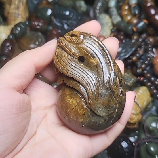 蛇纹石玉未镶嵌挂件