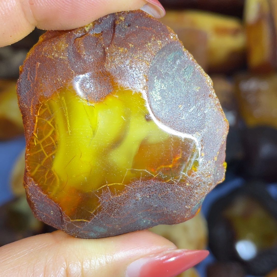 定制琥珀未镶嵌原石