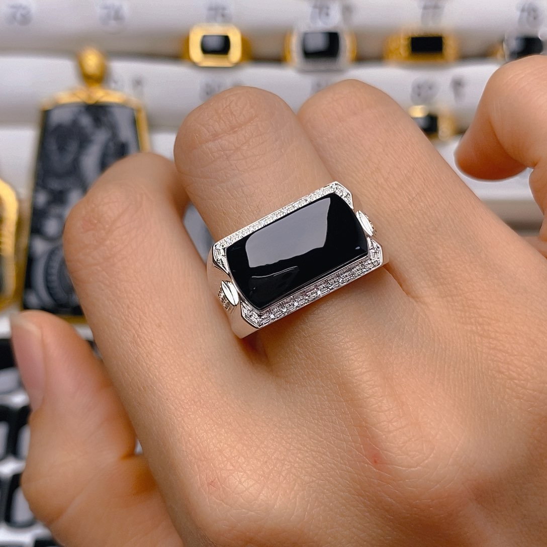 翡翠戒指18K金镶嵌寨*戒指