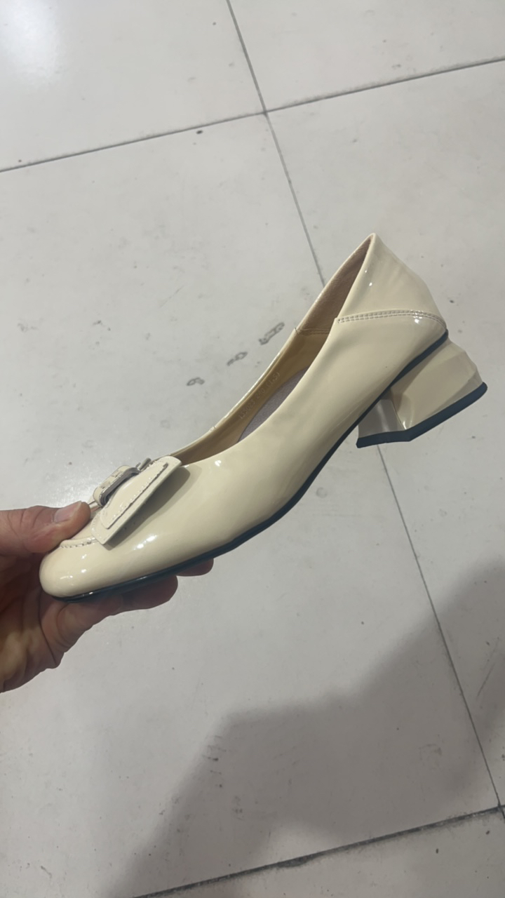 135023牛漆皮3厘米浅口单鞋