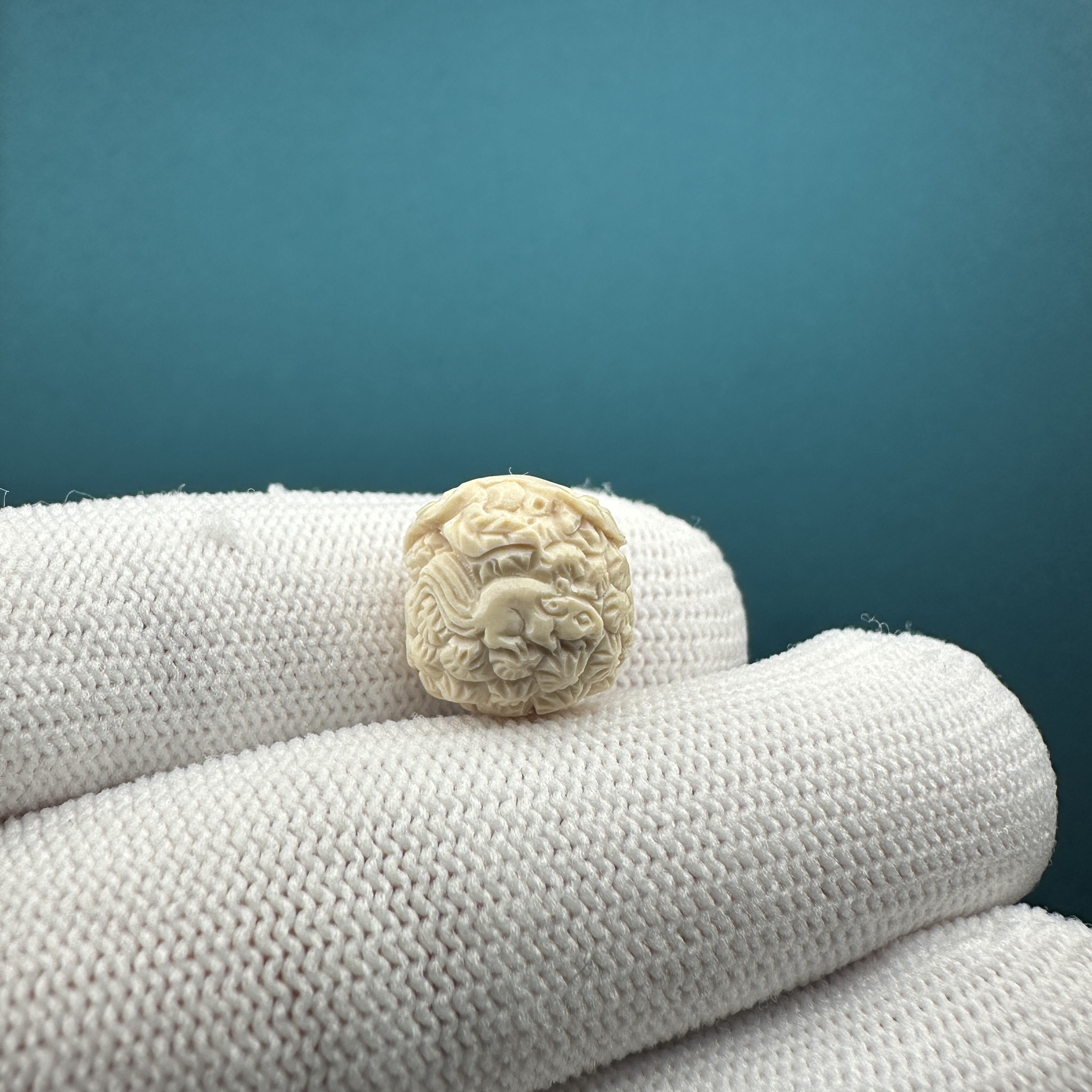 K1329天然猛犸牙雕刻珠12*12.8mm一物一图假一罚十