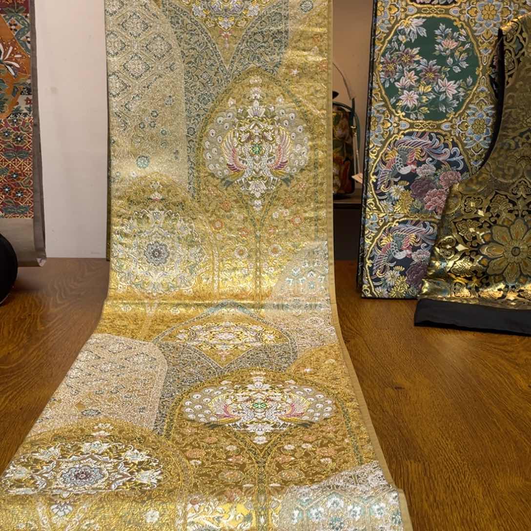 织绣织锦，织锦缎