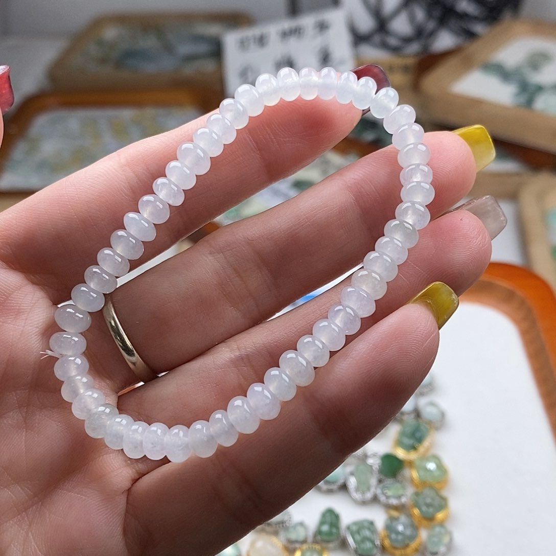 翡翠颈饰未镶嵌鼓珠手串