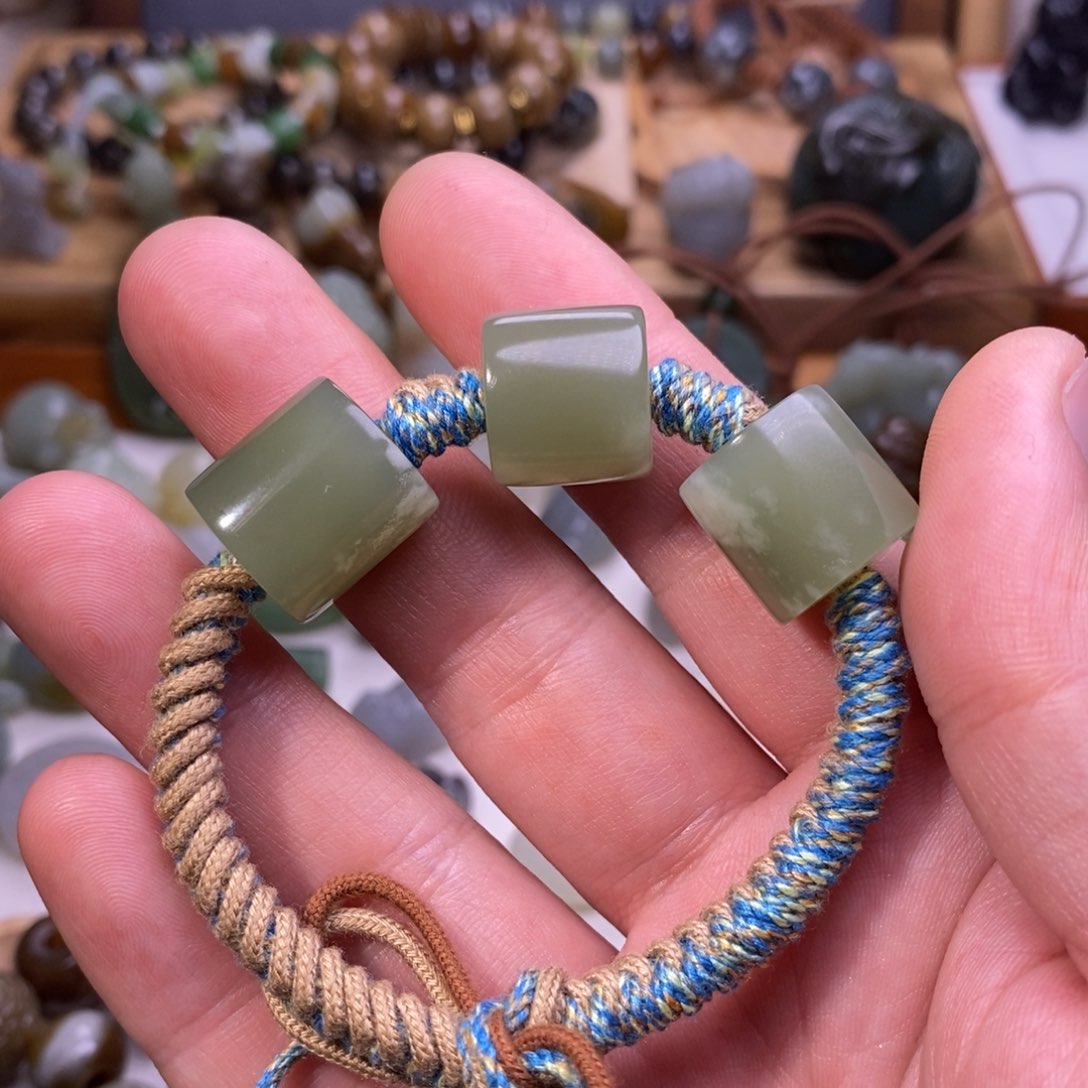 颈饰未镶嵌和田玉九****