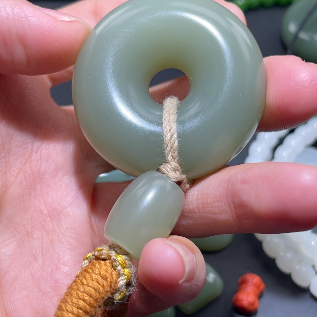 恒***宇和田玉（青白玉）未镶嵌颈饰