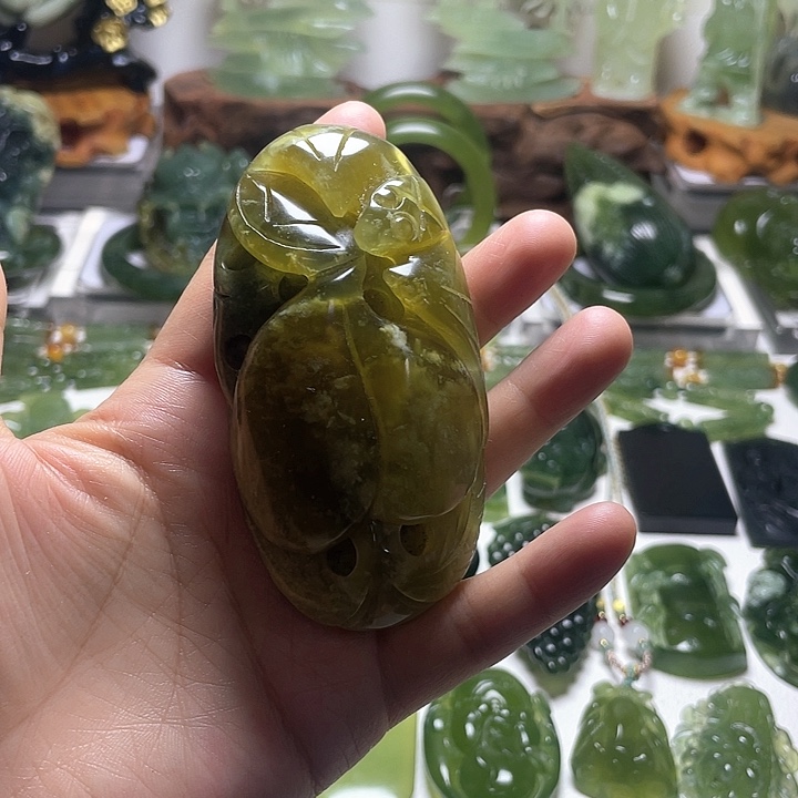 蛇纹石玉手把未镶嵌