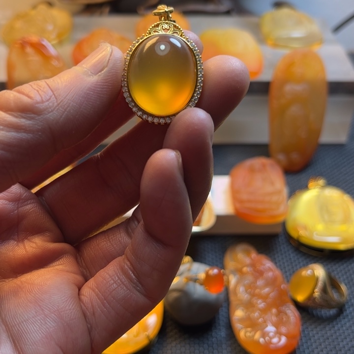 石英质玉颈饰未镶嵌顺**然