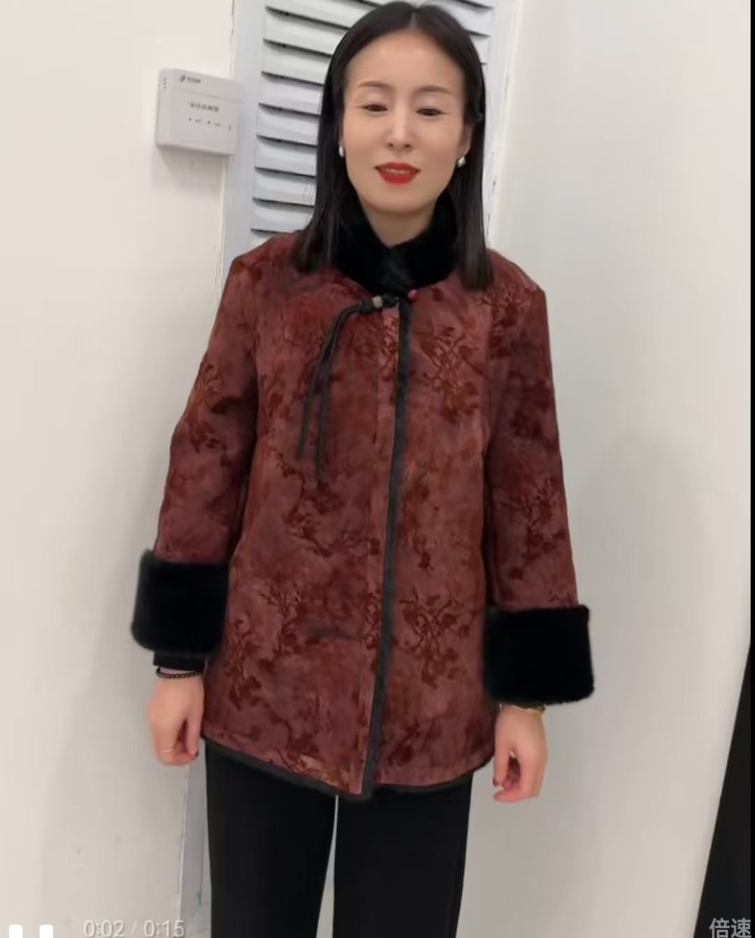 8026万顺2525秋冬新款立领修身型烫钻轻奢风女外套