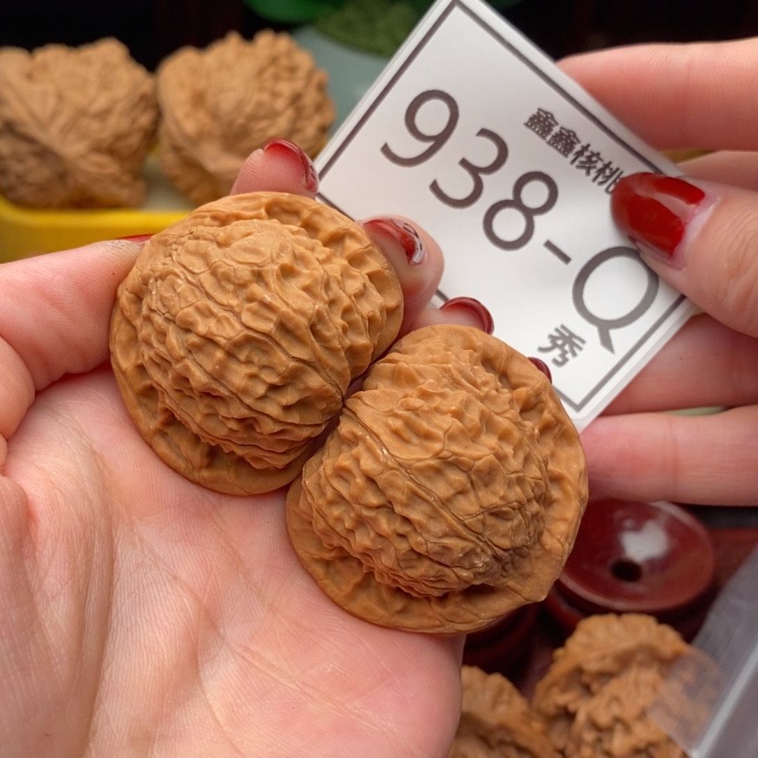 文玩核桃把件一抹红41