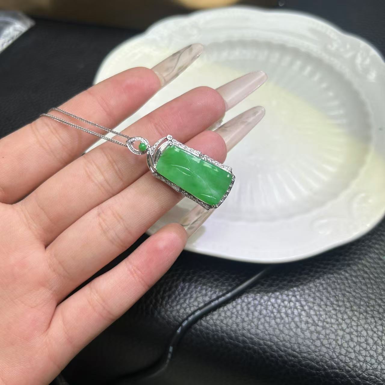 天然缅甸a货翡翠吊坠18k金镶嵌 25124