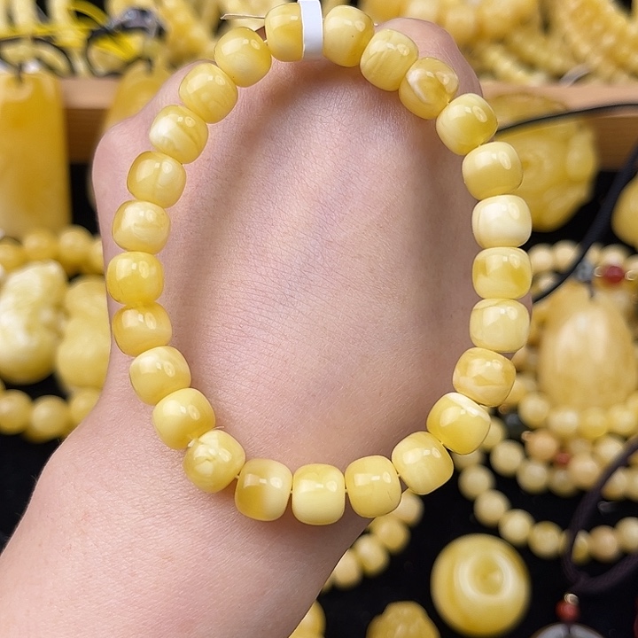 琥珀未镶嵌颈饰琥珀，多样性发其一