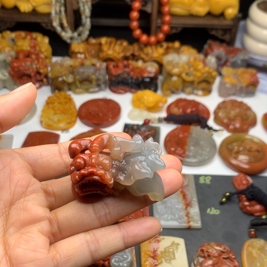 石英质玉（黄龙玉）挂件未镶嵌