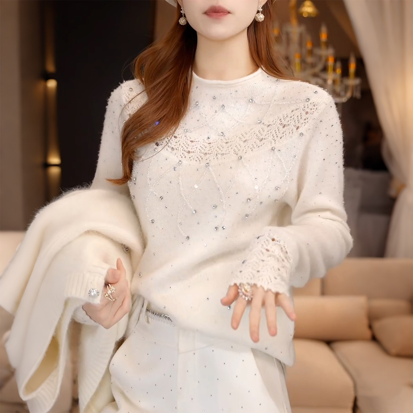 设计感烫钻镂空打底毛衣针织衫女秋冬季新高级时尚款好看漂亮上衣