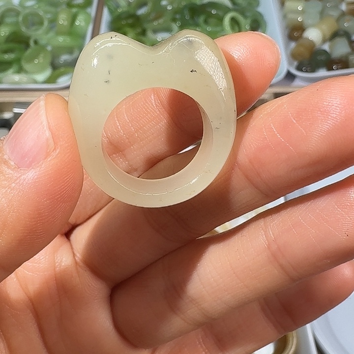 和田玉（糖玉）未镶嵌戒指18.1内径17