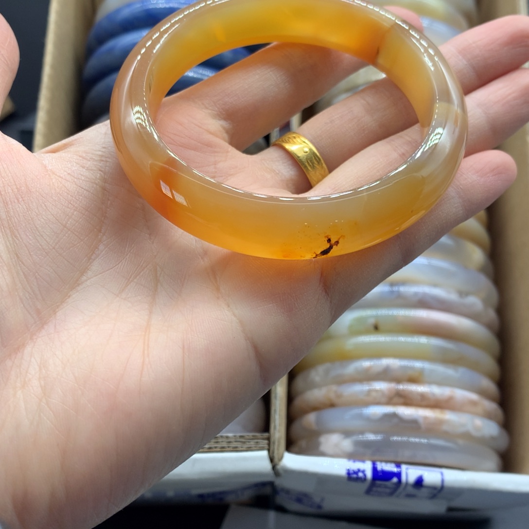 【闪购商品】玛瑙/玉髓手镯未镶嵌星****哈