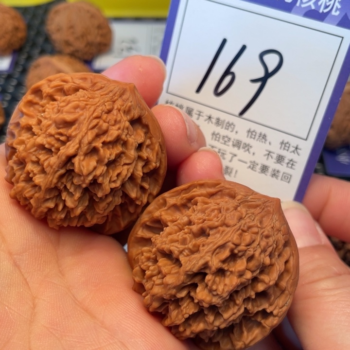 桃核把件42满天星169。。。。。。。。