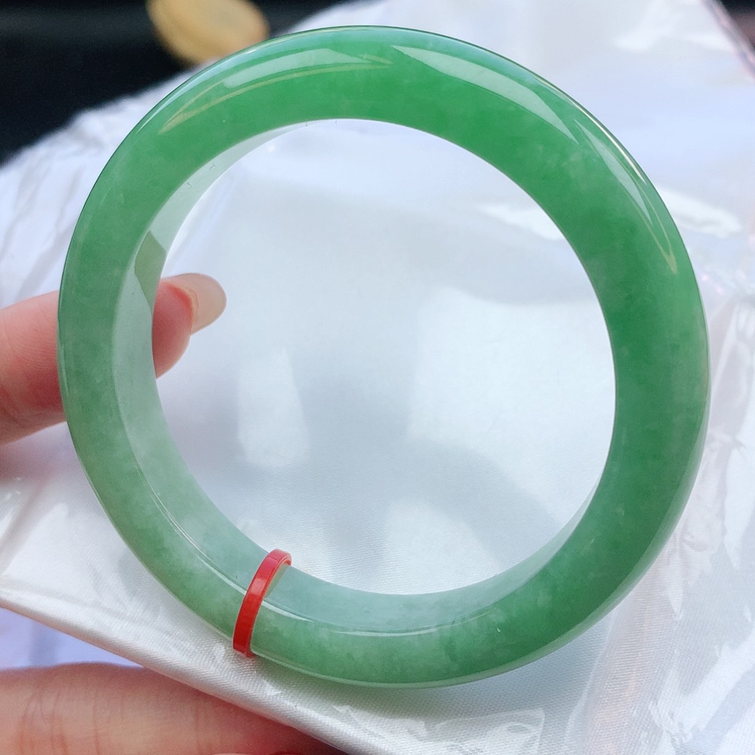 翡翠手镯未镶嵌53圈口250004