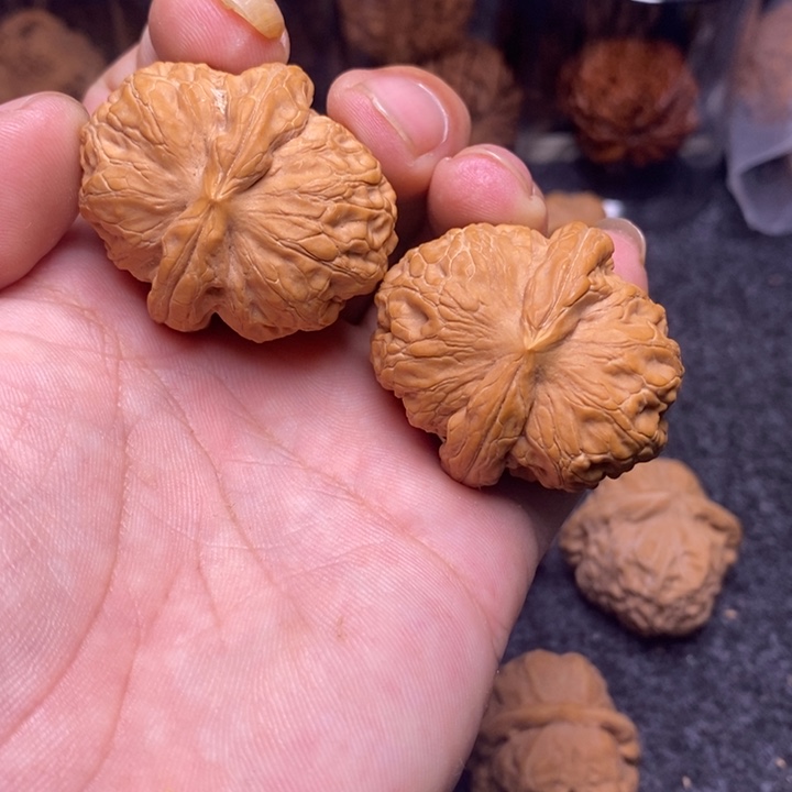 文玩核桃吊坠42元宝