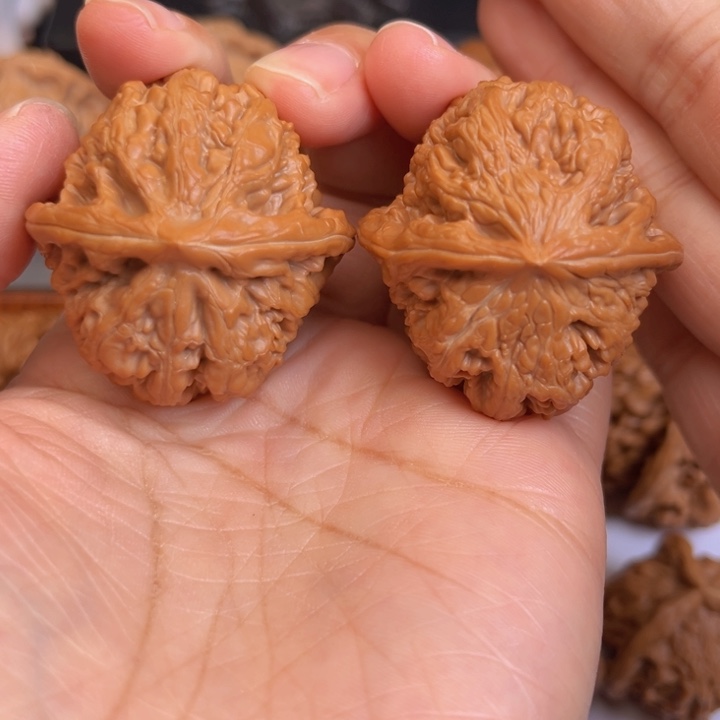 ꧁***꧂木质类凤凰台文玩核桃40