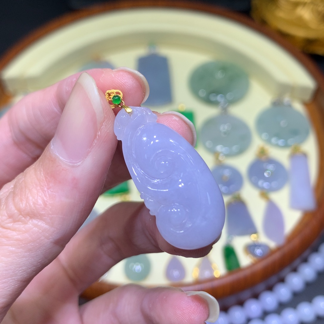 翡翠吊坠(不含链)18K金镶嵌