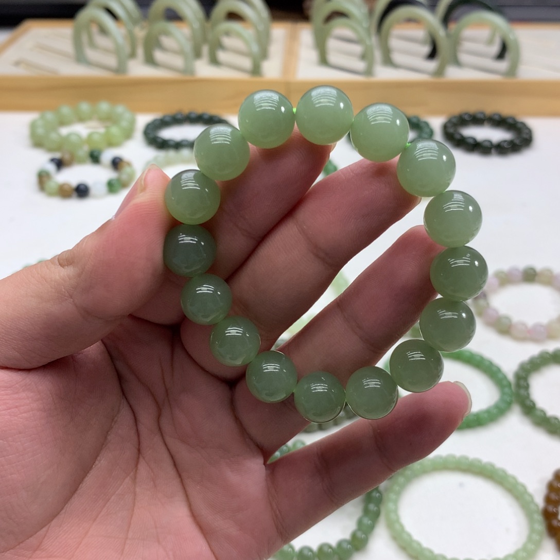 和田玉手串（冰晴绿12）未镶嵌