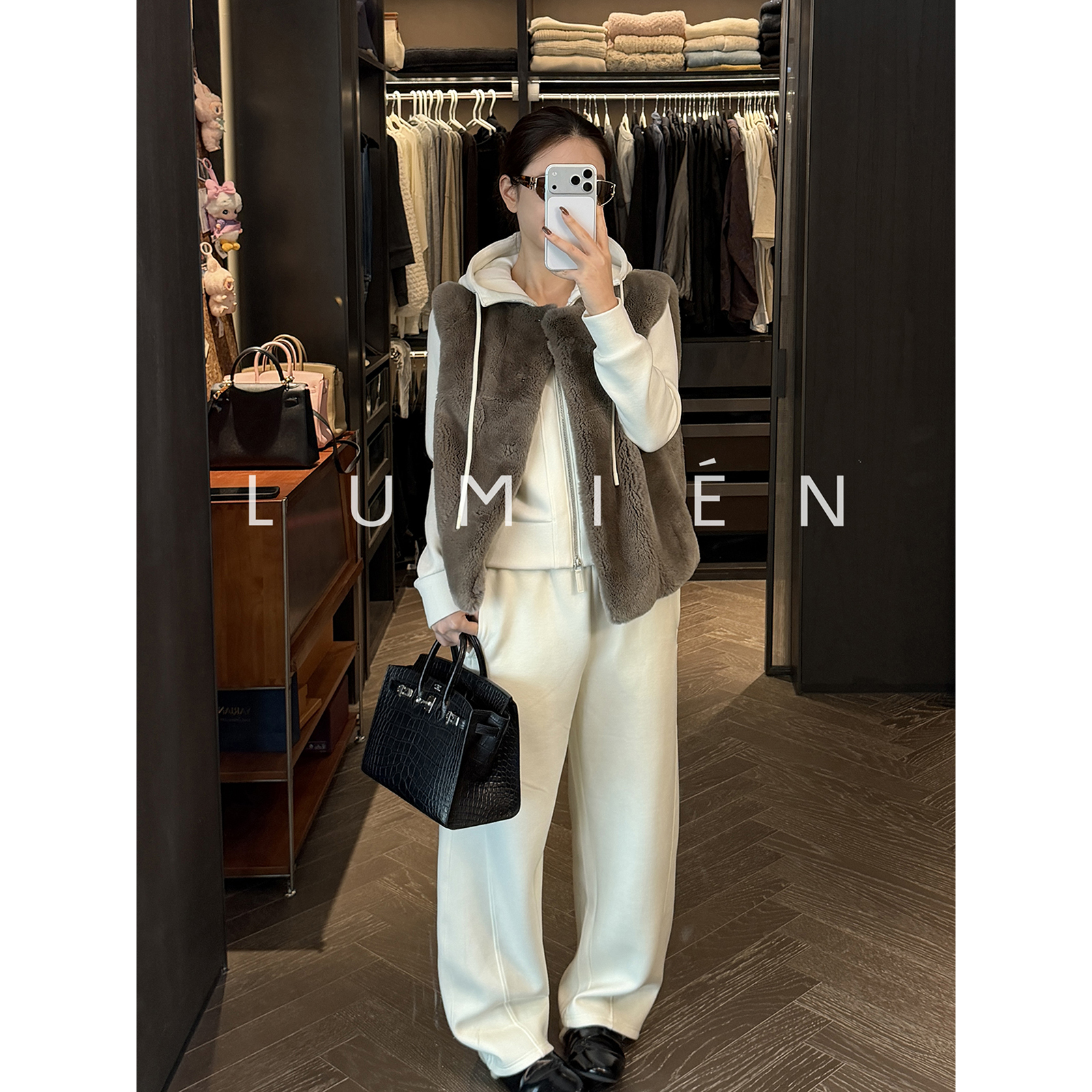 【LUMIEN 新品】慵懒氛围感无袖廓形毛绒绒保暖兔毛马甲LX5KHH286