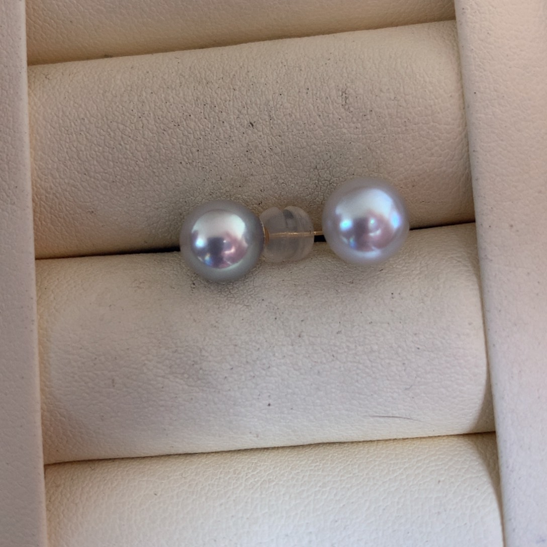 18K金镶嵌海水珍珠耳饰