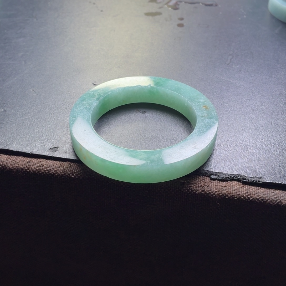 晴****定制翡翠未镶嵌翡翠