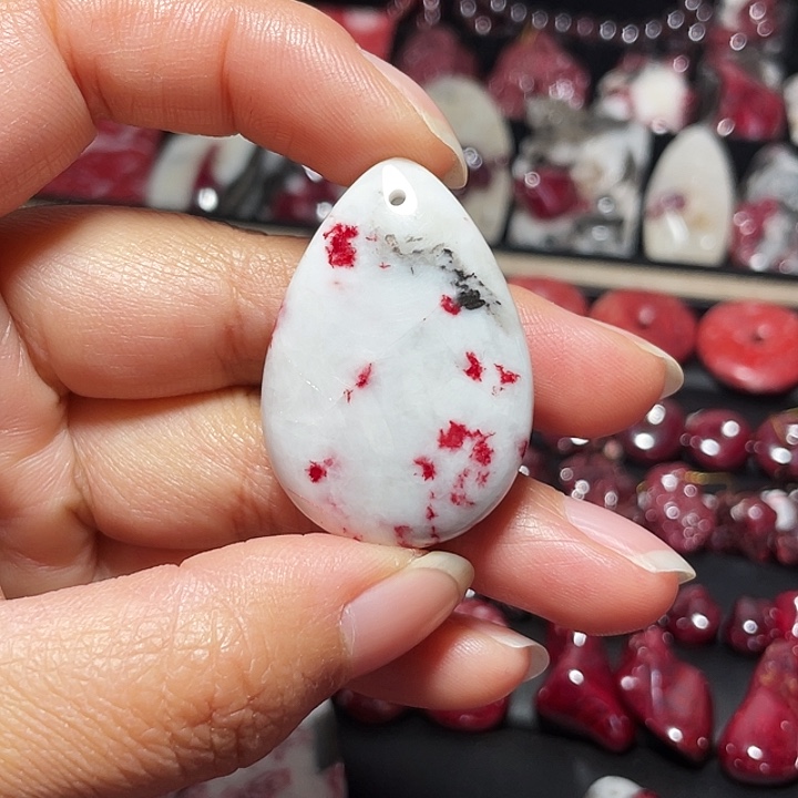 天然辰砂原石水墨画吊坠