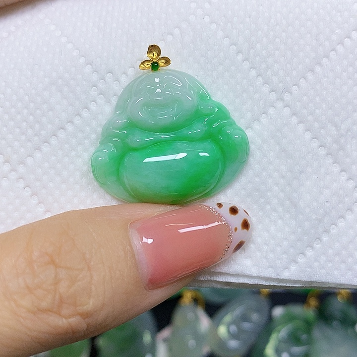 颈饰18K金镶嵌翡翠挂件