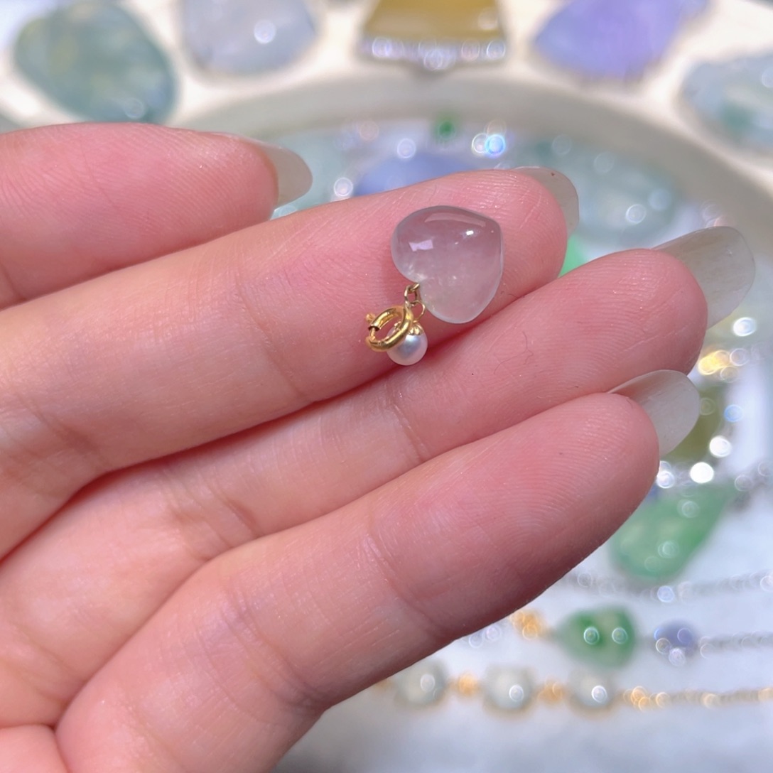 颈饰18K金镶嵌翡翠翡翠