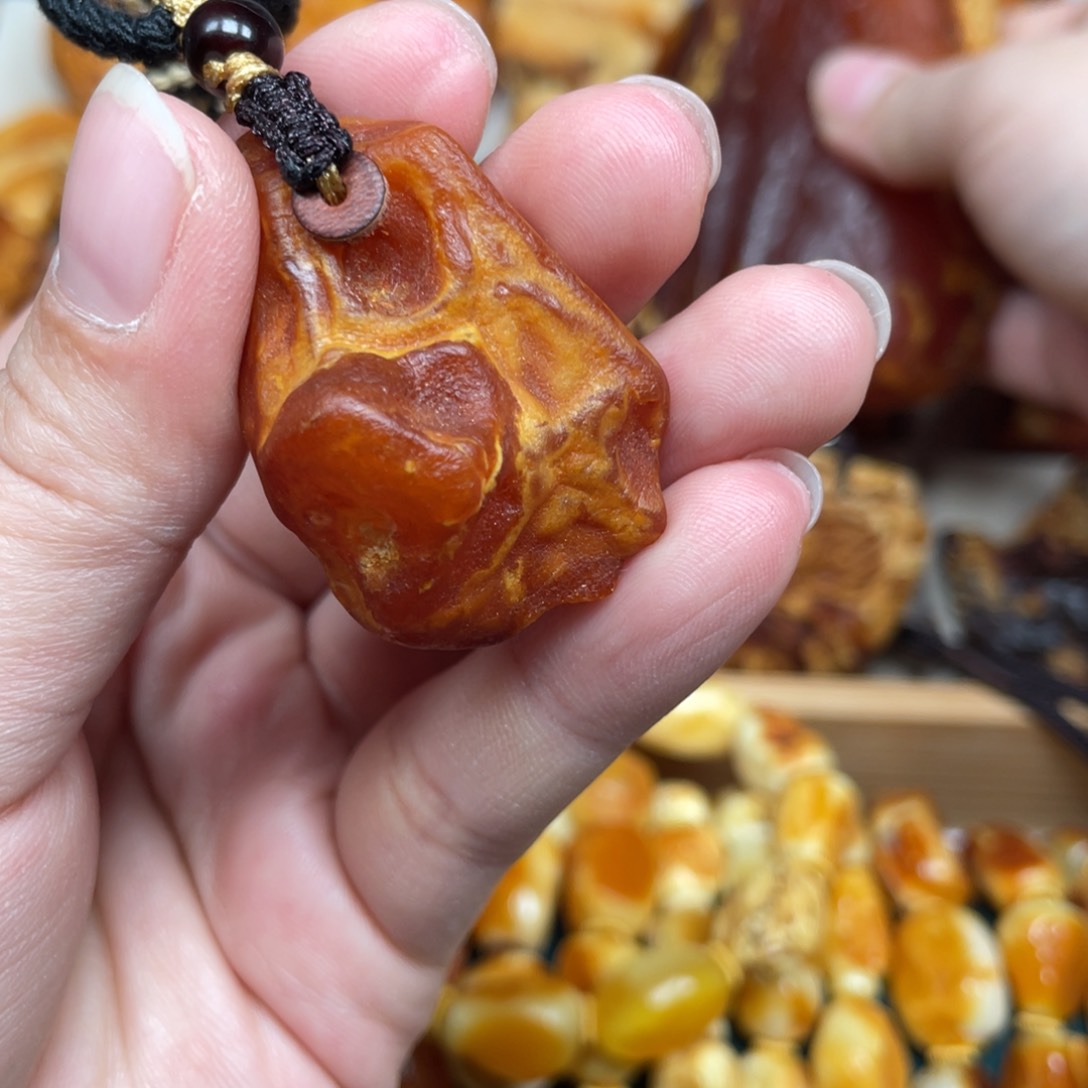 蜜蜡珠宝奇石未镶嵌