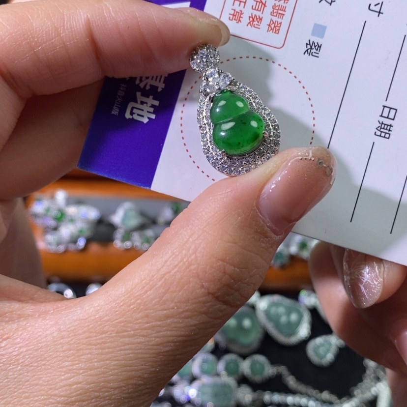 【闪购商品】翡翠颈饰未镶嵌天然