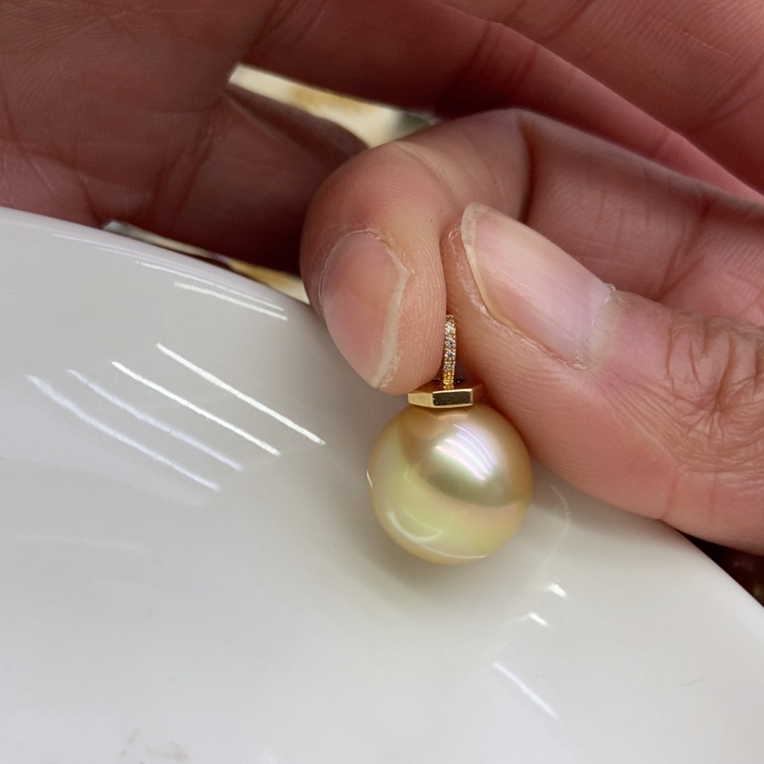 海水珍珠吊坠(不含链)18K金镶嵌