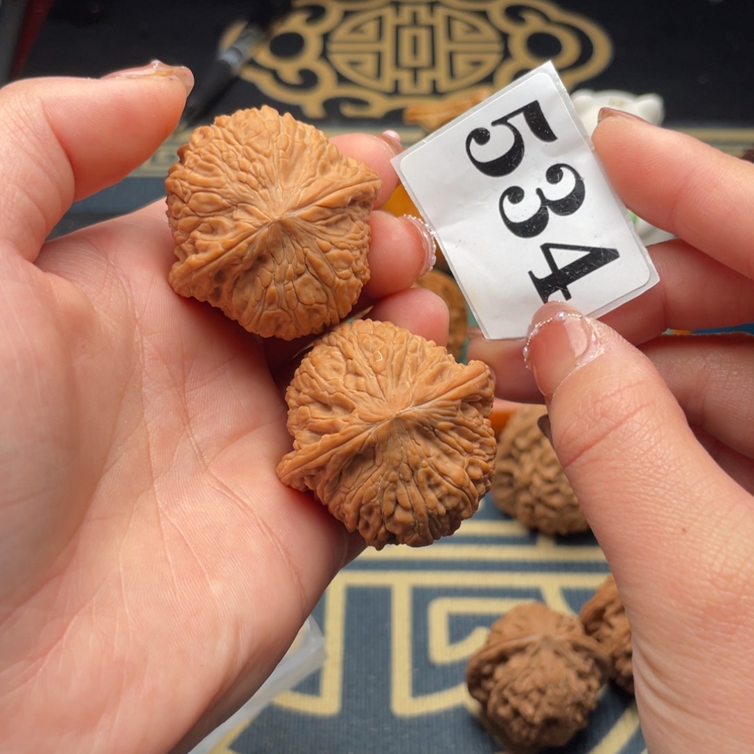 桃核把件40全品泥鳅背44.8克，534号