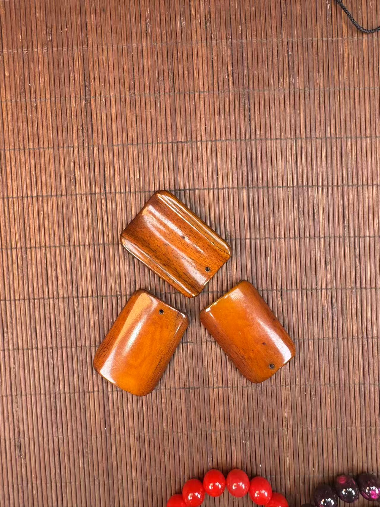 1381 高级牛骨吊坠无事牌 特色工艺品