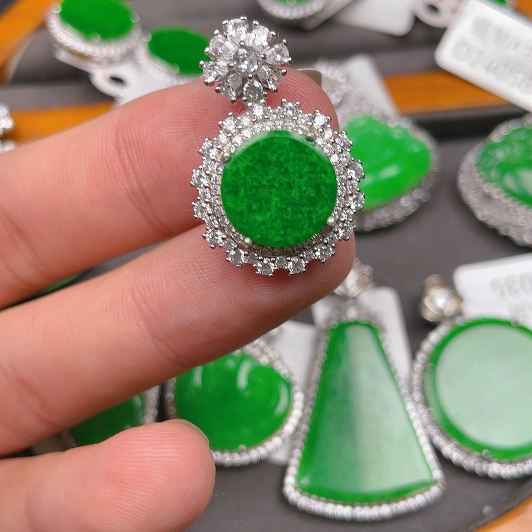 【闪购商品】翡翠吊坠(不含链)银S925镶嵌