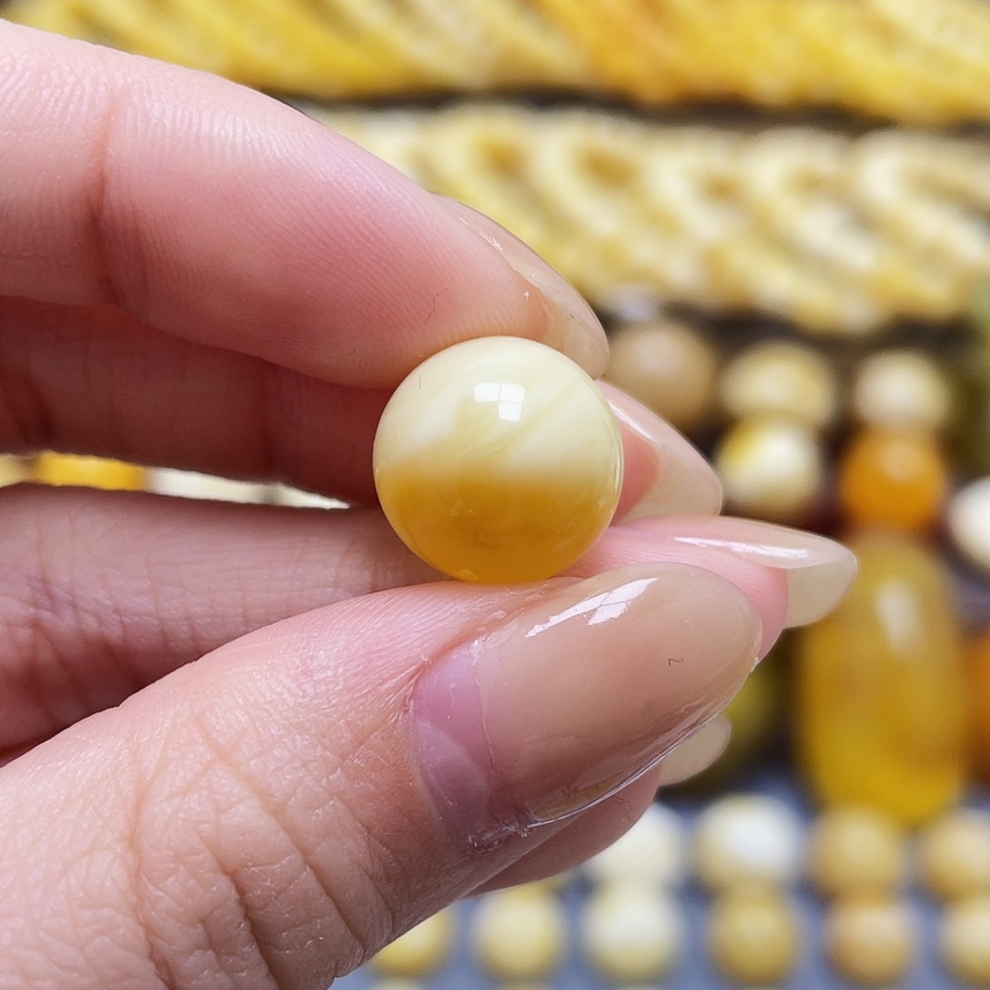 未镶嵌琥珀裸石蜜蜡圆珠13.2mm微瑕