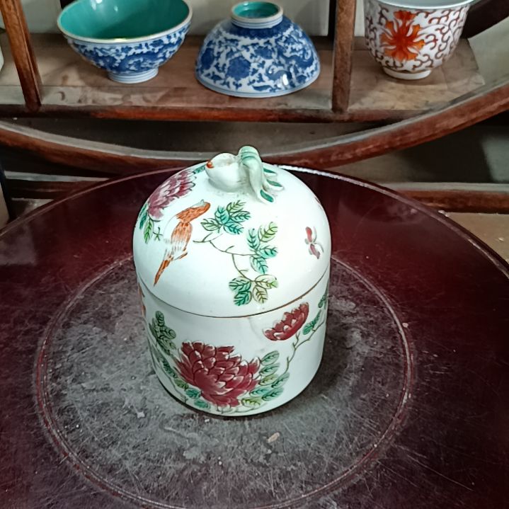 摆件冬*?粉彩手绘人物罐子一个全品