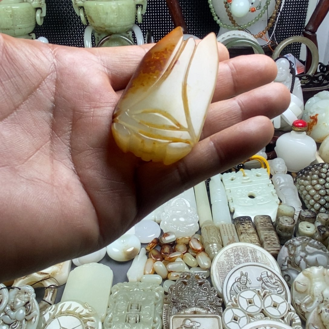 和田玉（糖玉）未镶嵌颈饰