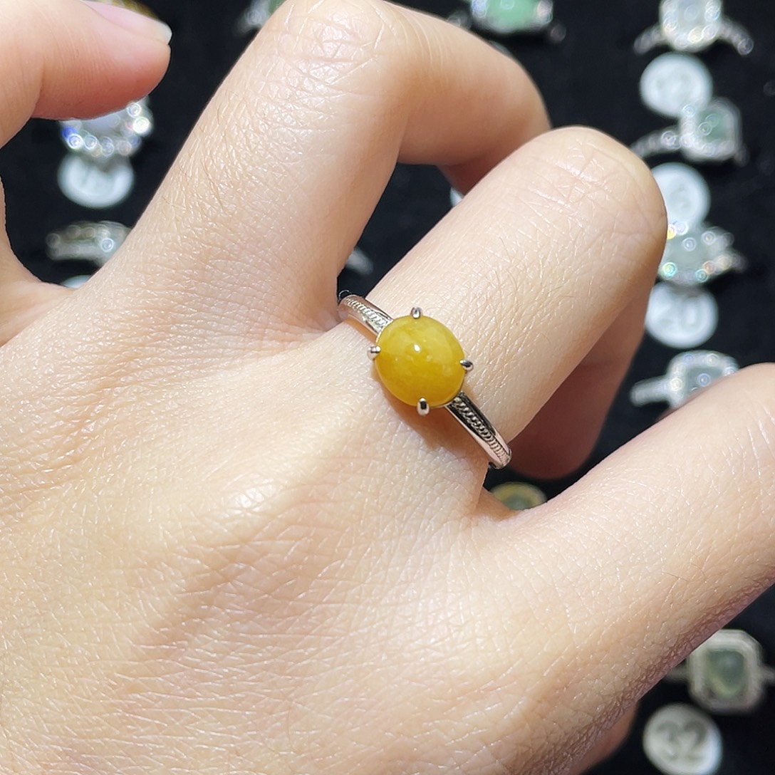 翡翠未镶嵌戒指戒指