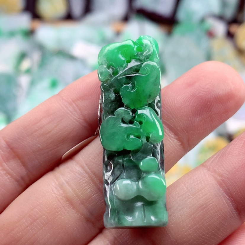 【闪购商品】翡翠吊坠(不含链)未镶嵌