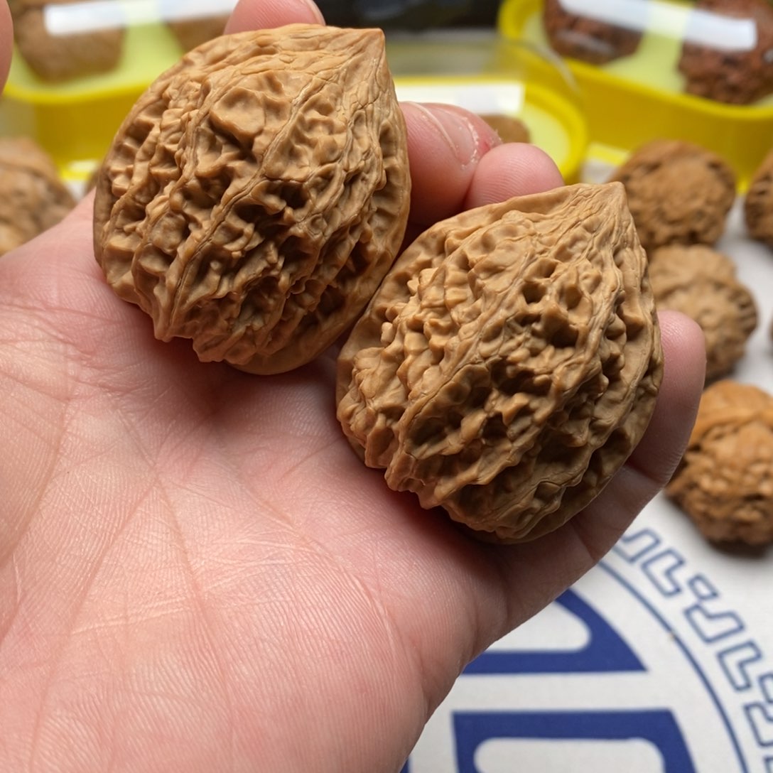 核桃把件4.0cm野生鸡心