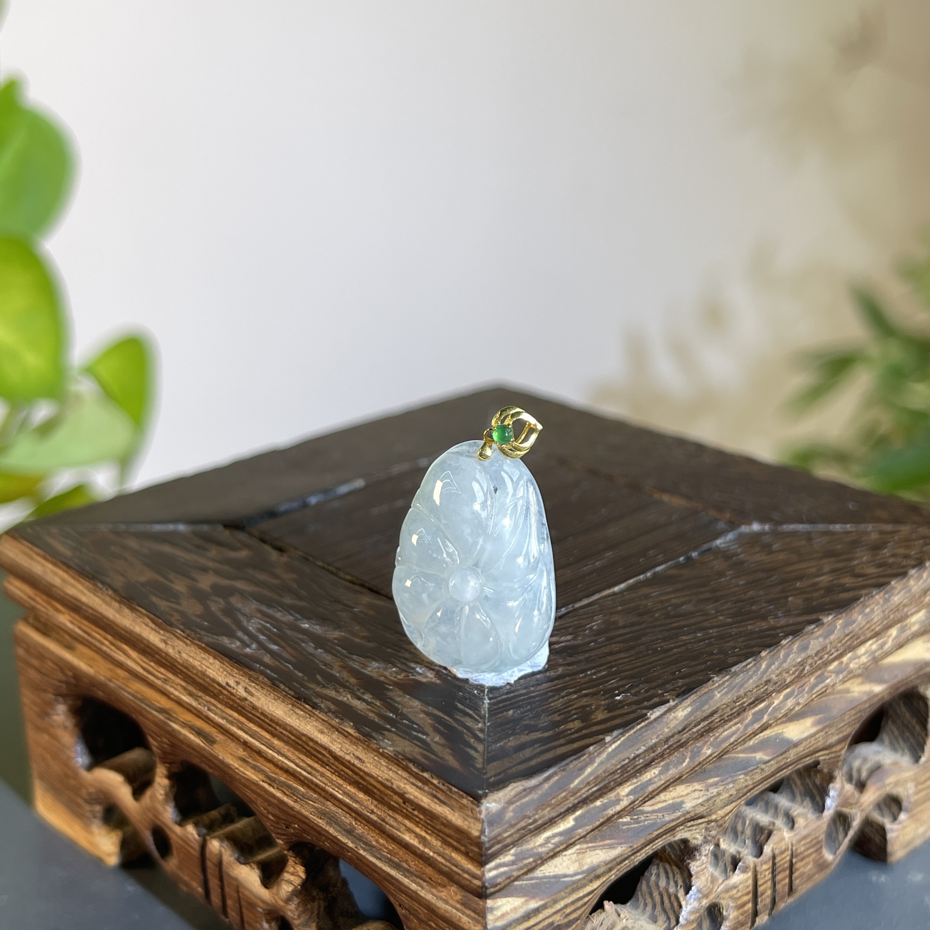 JXW10-38   天然缅甸A货翡翠   18K金扣年年有余