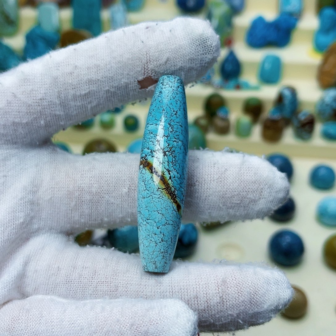 绿松石颈饰未镶嵌