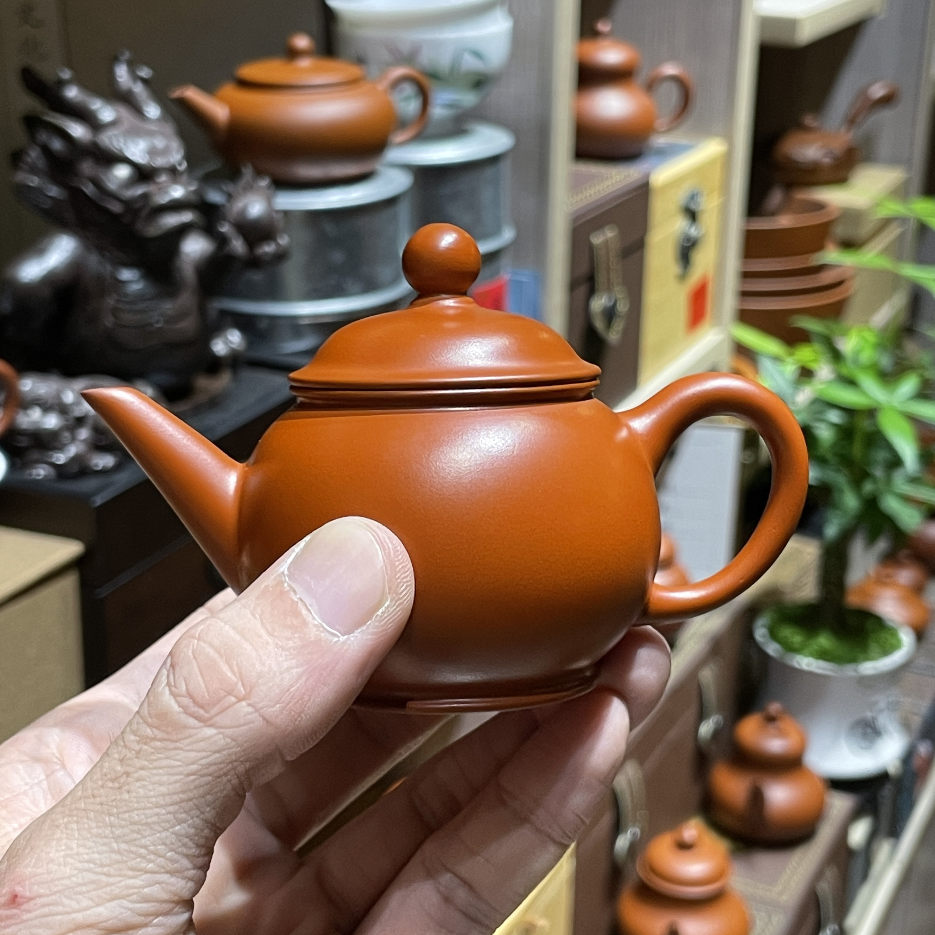荣记池松荣朱泥，水平壶约80cc