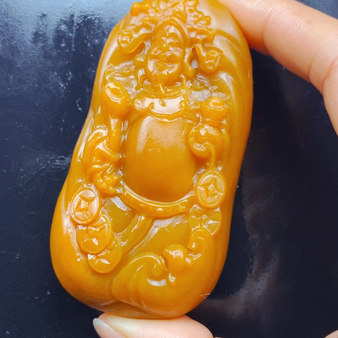 石英质玉（黄龙玉）足铂镶嵌颈饰